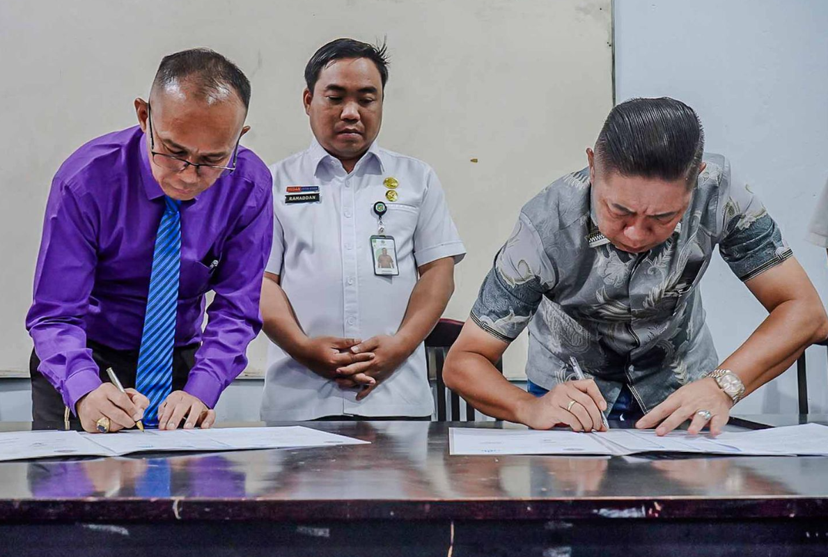 MoU Institut Sains dan Teknologi TD Pardede, dan PT Tradepro Indonesia Bersama Kadis Kemnaker Kota Medan