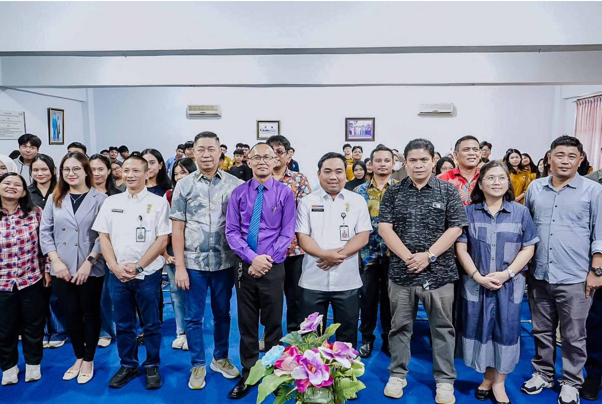 Foto Bersama Saat Penandatanganan MoU Institut Sains dan Teknologi TD Pardede, dan PT Tradepro Indonesia Bersama Kadis Kemnaker Kota Medan